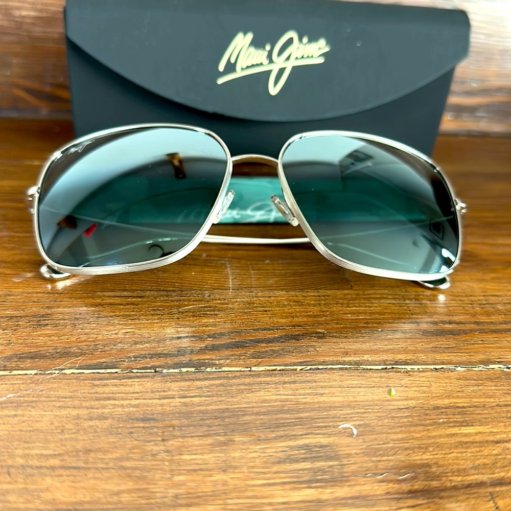 Maui Jim Triton Ladies Polarized Sunglasses - Picture 5 of 10